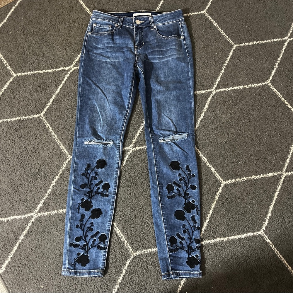 Ashley Mason Blue, black Flower Embroidered Jeans Size 5